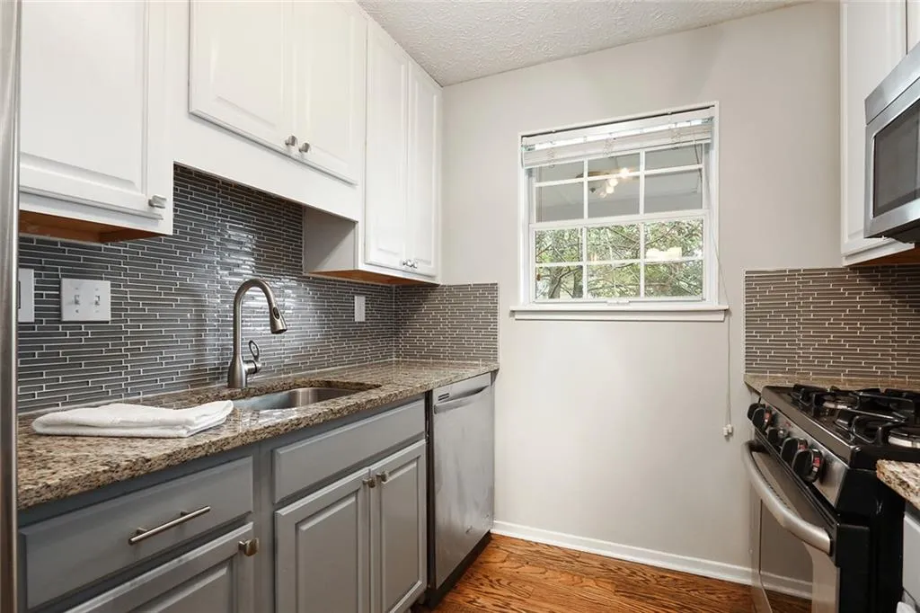 6800 Glenridge Drive Unit 6820g, Sandy Springs, Georgia 30328, 2 Bedrooms Bedrooms, ,1 BathroomBathrooms,Residential,Sold,6800 Glenridge Drive Unit 6820g,6568548