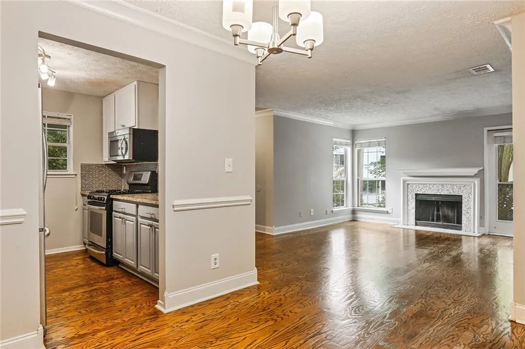 6800 Glenridge Drive Unit 6820g, Sandy Springs, Georgia 30328, 2 Bedrooms Bedrooms, ,1 BathroomBathrooms,Residential,Sold,6800 Glenridge Drive Unit 6820g,6568548