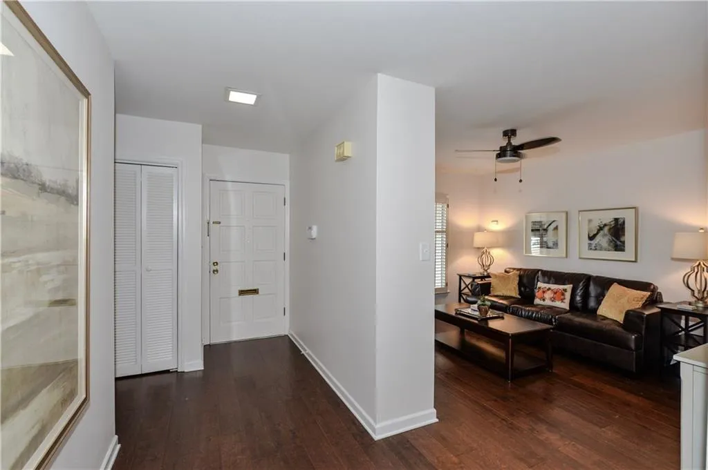 37 Ivy Gates Ne, Atlanta, Georgia 30342, 2 Bedrooms Bedrooms, ,2 BathroomsBathrooms,Residential,Sold,37 Ivy Gates Ne,5762468