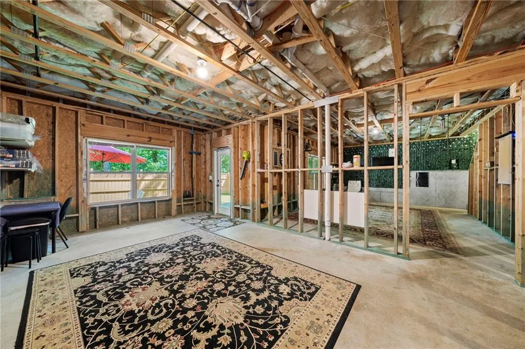 7805 Highland Bluff, Sandy Springs, Georgia 30328, 4 Bedrooms Bedrooms, ,2 BathroomsBathrooms,Residential,For Sale,7805 Highland Bluff,7764553