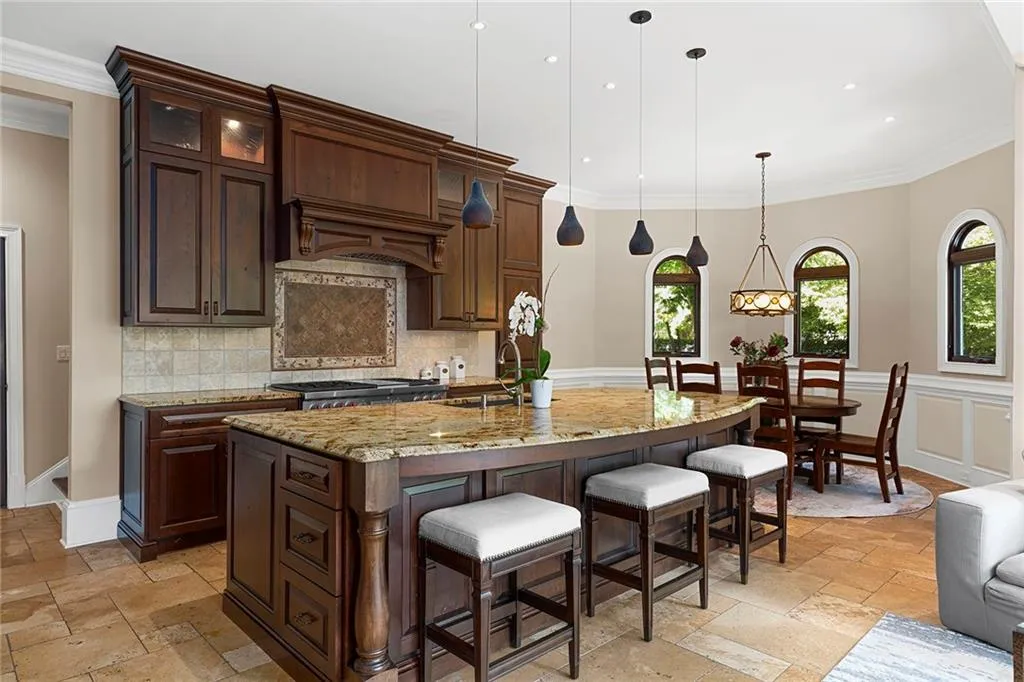 235 Helmsley Drive, Sandy Springs, Georgia 30327, 6 Bedrooms Bedrooms, ,5 BathroomsBathrooms,Residential,Sold,235 Helmsley Drive,7099830