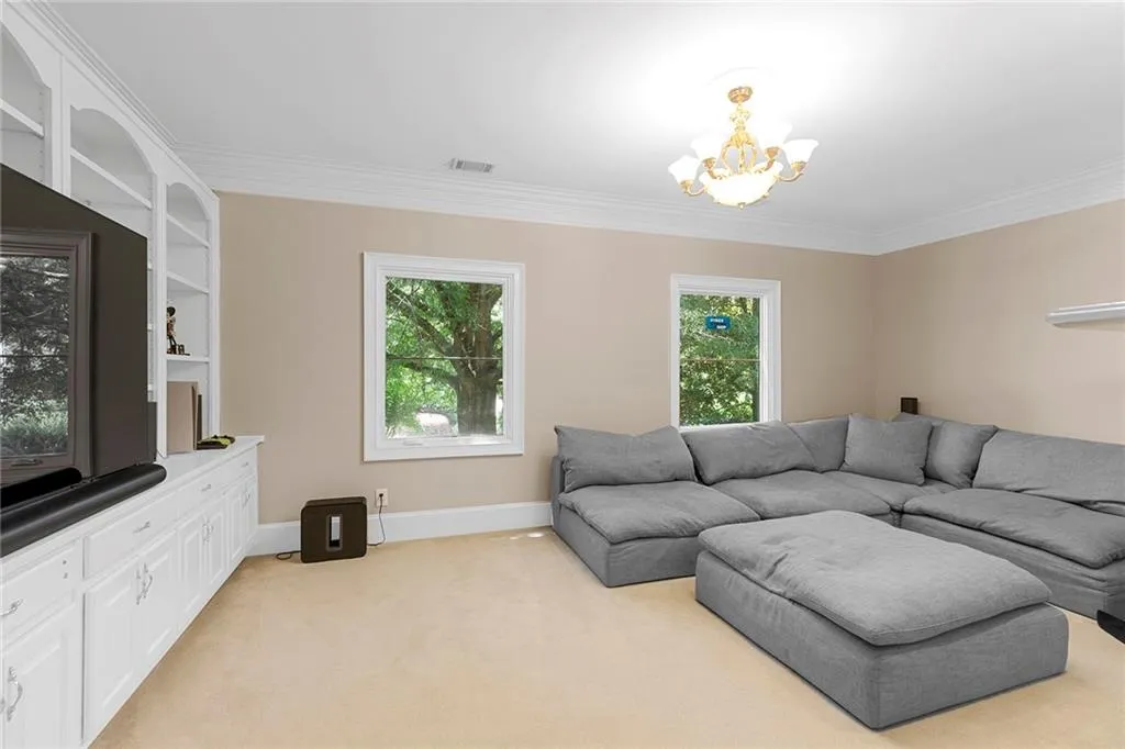 235 Helmsley Drive, Sandy Springs, Georgia 30327, 6 Bedrooms Bedrooms, ,5 BathroomsBathrooms,Residential,Sold,235 Helmsley Drive,7099830