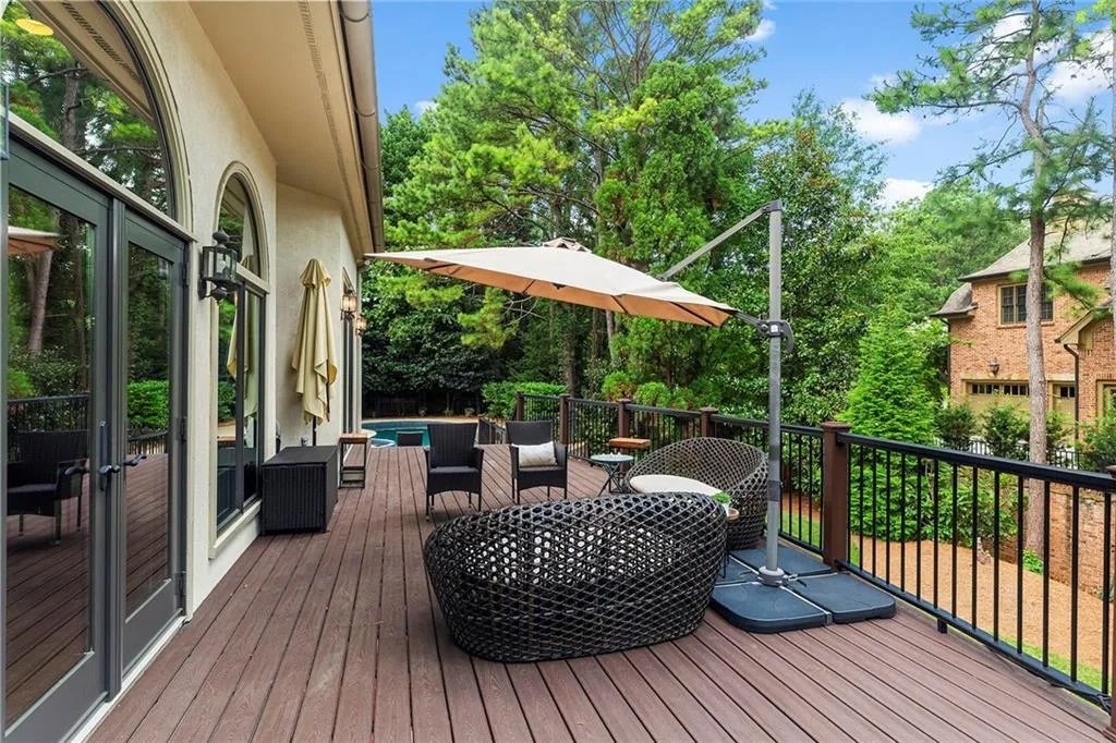 235 Helmsley Drive, Sandy Springs, Georgia 30327, 6 Bedrooms Bedrooms, ,5 BathroomsBathrooms,Residential,Sold,235 Helmsley Drive,7099830