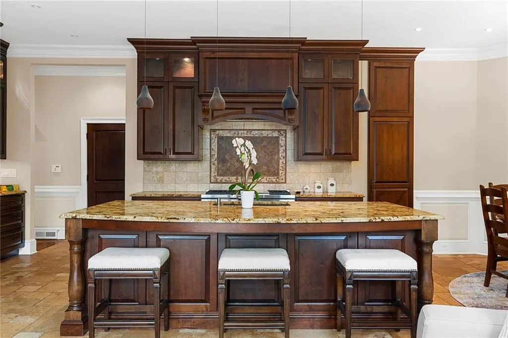 235 Helmsley Drive, Sandy Springs, Georgia 30327, 6 Bedrooms Bedrooms, ,5 BathroomsBathrooms,Residential,Sold,235 Helmsley Drive,7099830