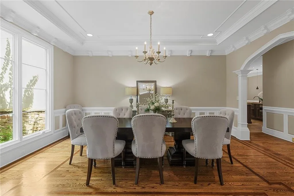 235 Helmsley Drive, Sandy Springs, Georgia 30327, 6 Bedrooms Bedrooms, ,5 BathroomsBathrooms,Residential,Sold,235 Helmsley Drive,7099830