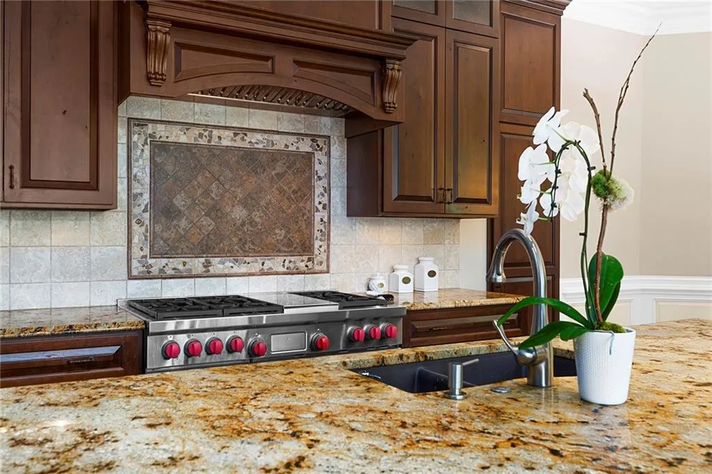 235 Helmsley Drive, Sandy Springs, Georgia 30327, 6 Bedrooms Bedrooms, ,5 BathroomsBathrooms,Residential,Sold,235 Helmsley Drive,7099830