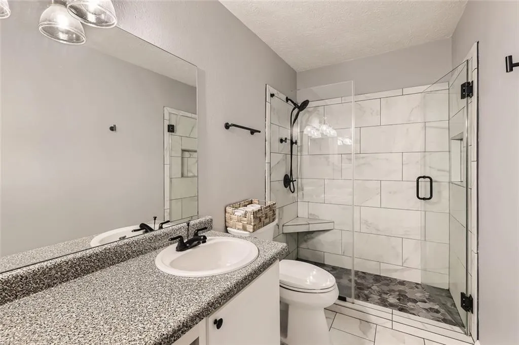 5147 Roswell Road Unit 10, Sandy Springs, Georgia 30342, 2 Bedrooms Bedrooms, ,1 BathroomBathrooms,Residential,Sold,5147 Roswell Road Unit 10,6954167