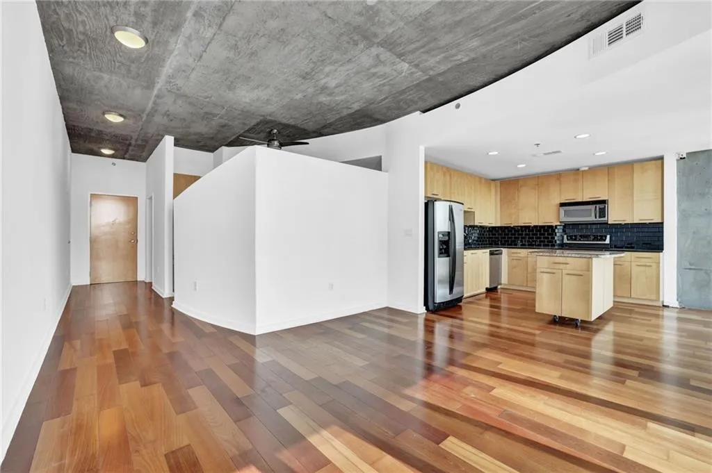 3324 Peachtree Road Ne Unit 2507, Atlanta, Georgia 30326, 1 Bedroom Bedrooms, 0 ,1 BathroomBathrooms,Residential,For Sale,3324 Peachtree Road Ne Unit 2507,7749229