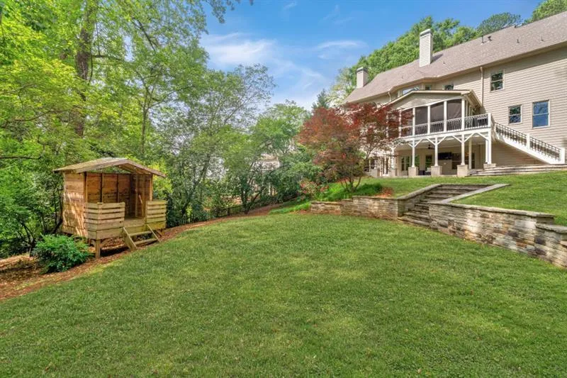 3925 Sheldon Drive Ne, Atlanta, Georgia 30342, 6 Bedrooms Bedrooms, ,5 BathroomsBathrooms,Residential,For Sale,3925 Sheldon Drive Ne,7633147