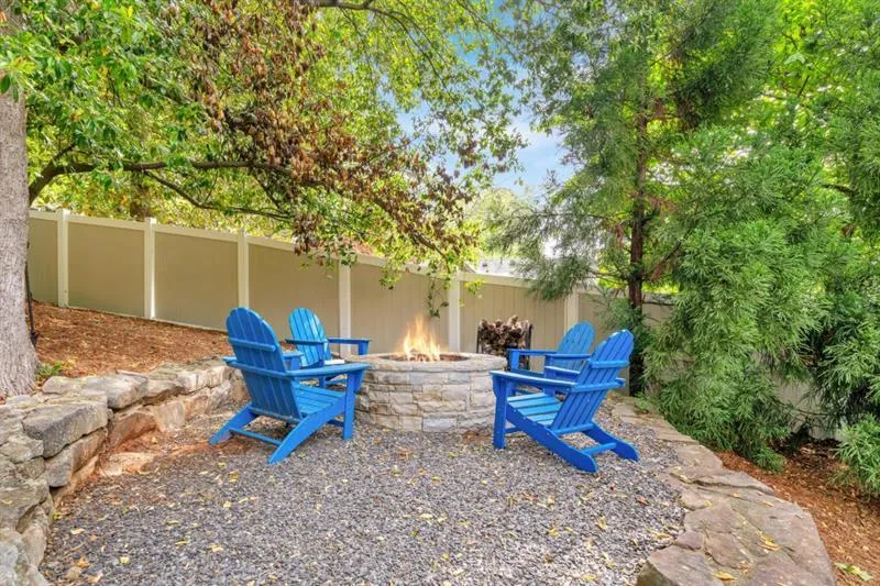 3925 Sheldon Drive Ne, Atlanta, Georgia 30342, 6 Bedrooms Bedrooms, ,5 BathroomsBathrooms,Residential,For Sale,3925 Sheldon Drive Ne,7633147