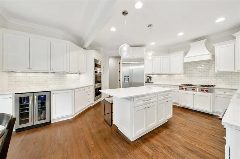 3925 Sheldon Drive Ne, Atlanta, Georgia 30342, 6 Bedrooms Bedrooms, ,5 BathroomsBathrooms,Residential,For Sale,3925 Sheldon Drive Ne,7633147