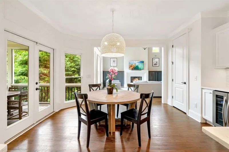 3925 Sheldon Drive Ne, Atlanta, Georgia 30342, 6 Bedrooms Bedrooms, ,5 BathroomsBathrooms,Residential,For Sale,3925 Sheldon Drive Ne,7633147