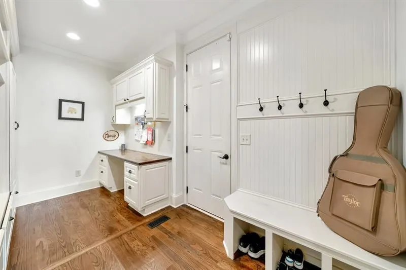 3925 Sheldon Drive Ne, Atlanta, Georgia 30342, 6 Bedrooms Bedrooms, ,5 BathroomsBathrooms,Residential,For Sale,3925 Sheldon Drive Ne,7633147