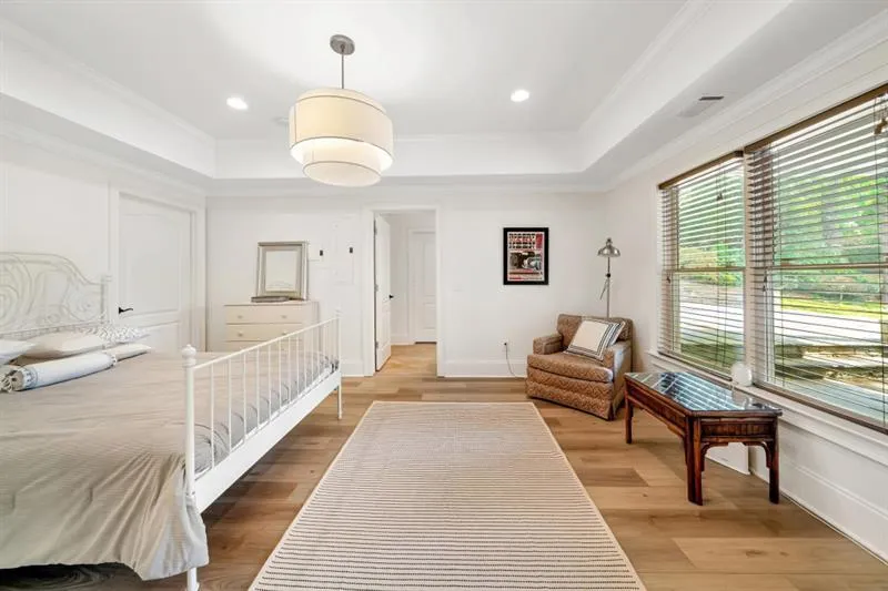 3925 Sheldon Drive Ne, Atlanta, Georgia 30342, 6 Bedrooms Bedrooms, ,5 BathroomsBathrooms,Residential,For Sale,3925 Sheldon Drive Ne,7633147