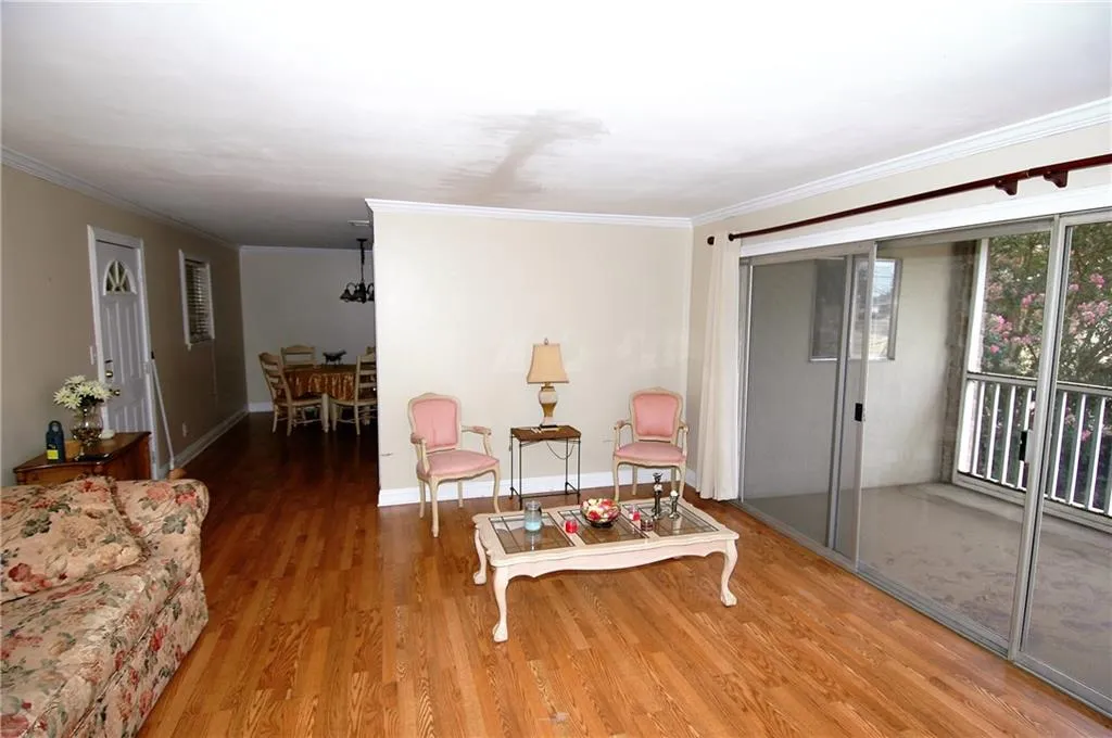 346 Carpenter Drive Unit 11, Atlanta, Georgia 30328, 2 Bedrooms Bedrooms, ,2 BathroomsBathrooms,Residential,Sold,346 Carpenter Drive Unit 11,5884211