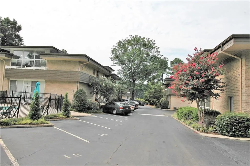 346 Carpenter Drive Unit 11, Atlanta, Georgia 30328, 2 Bedrooms Bedrooms, ,2 BathroomsBathrooms,Residential,Sold,346 Carpenter Drive Unit 11,5884211