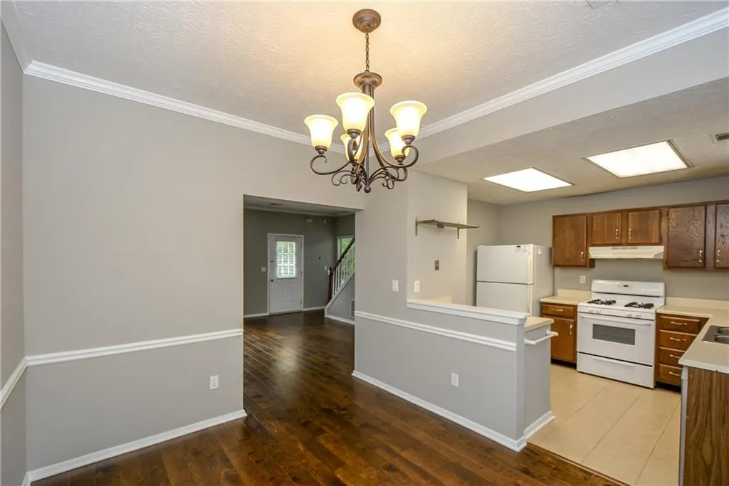 1301 Wedgewood Court, Sandy Springs, Georgia 30350, 2 Bedrooms Bedrooms, ,2 BathroomsBathrooms,Residential,Sold,1301 Wedgewood Court,6030000