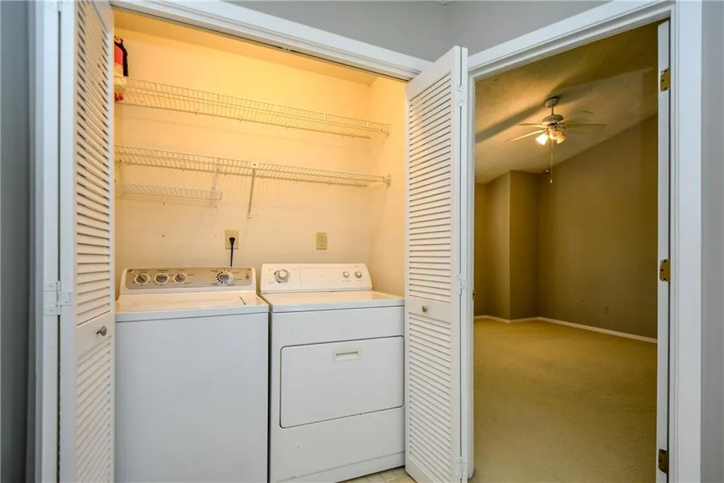 1301 Wedgewood Court, Sandy Springs, Georgia 30350, 2 Bedrooms Bedrooms, ,2 BathroomsBathrooms,Residential,Sold,1301 Wedgewood Court,6030000