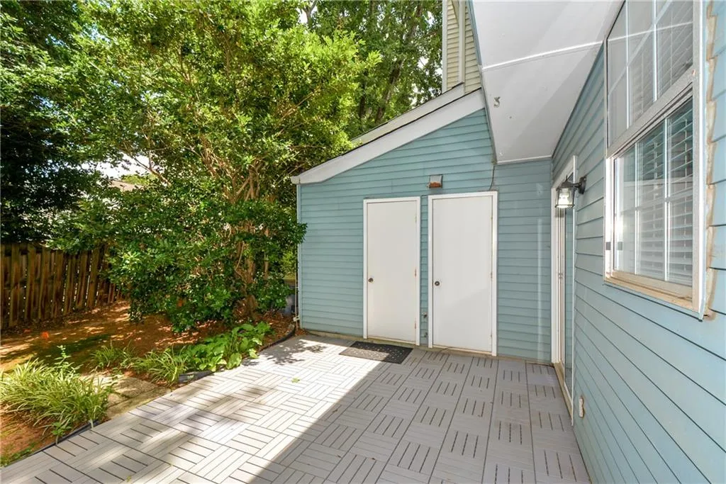 1301 Wedgewood Court, Sandy Springs, Georgia 30350, 2 Bedrooms Bedrooms, ,2 BathroomsBathrooms,Residential,Sold,1301 Wedgewood Court,6030000