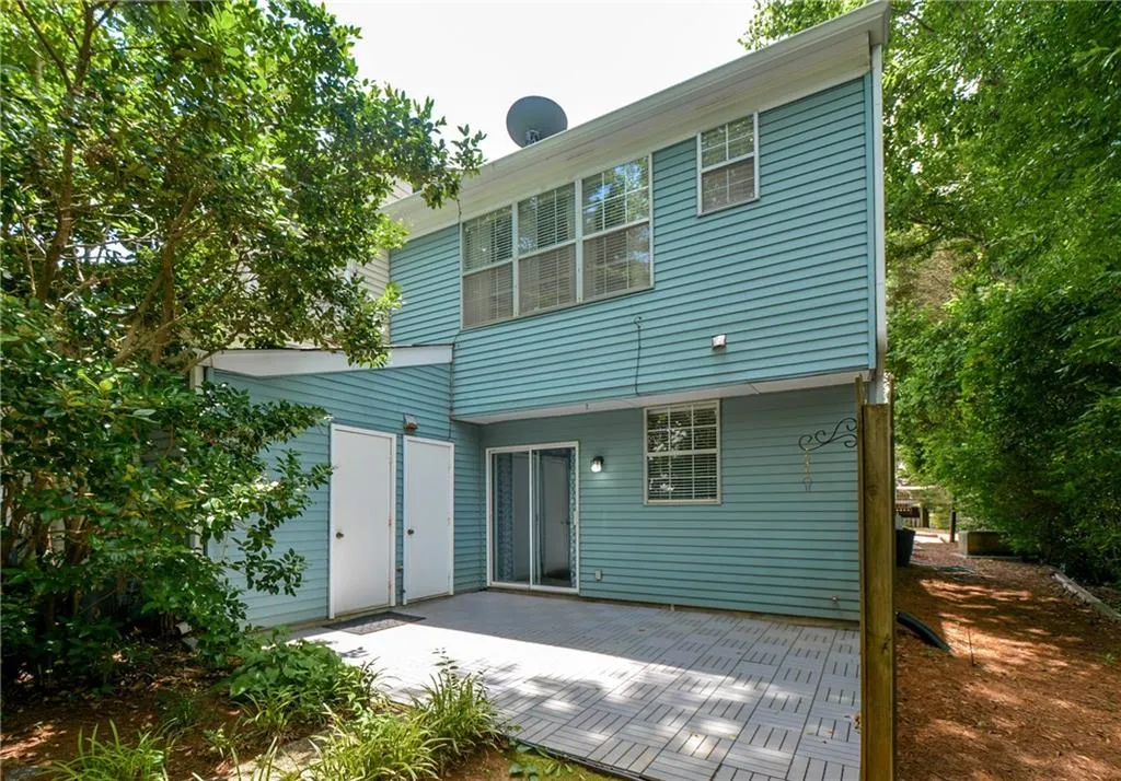 1301 Wedgewood Court, Sandy Springs, Georgia 30350, 2 Bedrooms Bedrooms, ,2 BathroomsBathrooms,Residential,Sold,1301 Wedgewood Court,6030000