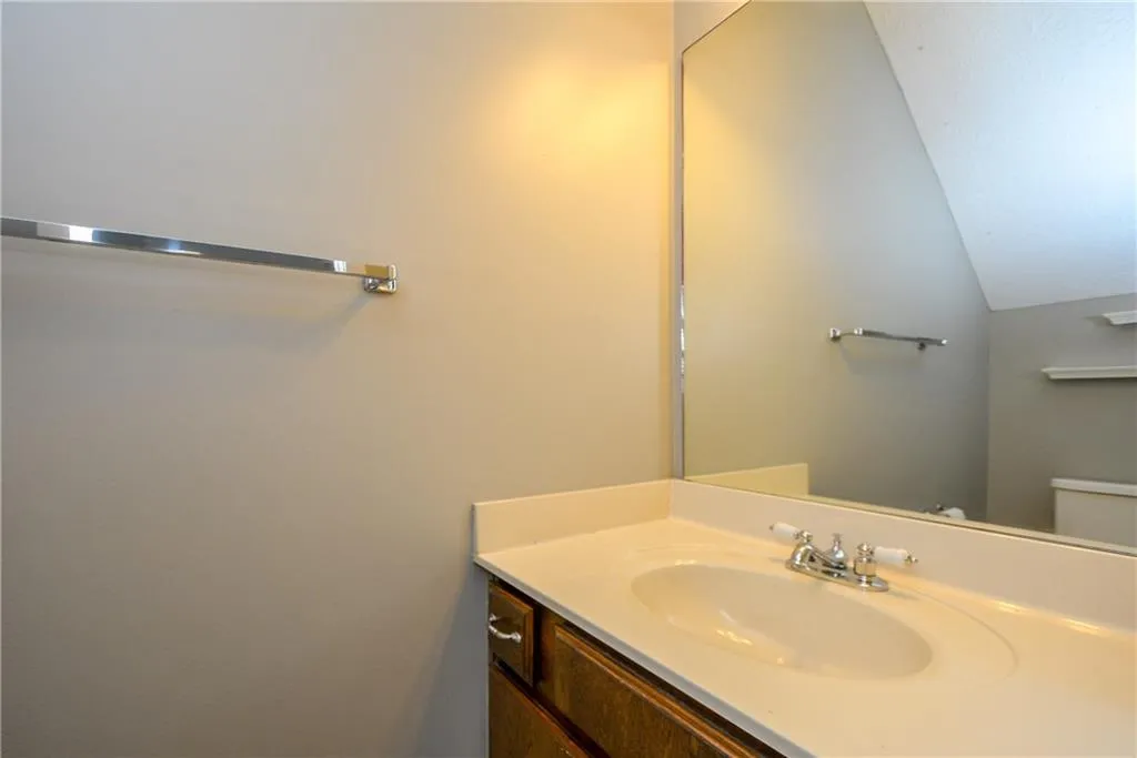 1301 Wedgewood Court, Sandy Springs, Georgia 30350, 2 Bedrooms Bedrooms, ,2 BathroomsBathrooms,Residential,Sold,1301 Wedgewood Court,6030000