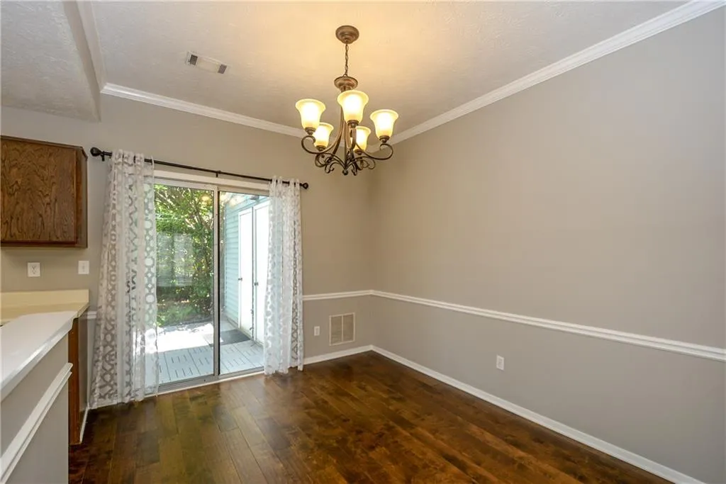 1301 Wedgewood Court, Sandy Springs, Georgia 30350, 2 Bedrooms Bedrooms, ,2 BathroomsBathrooms,Residential,Sold,1301 Wedgewood Court,6030000