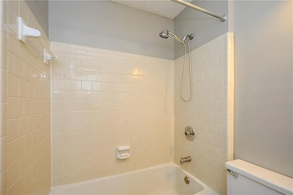 1301 Wedgewood Court, Sandy Springs, Georgia 30350, 2 Bedrooms Bedrooms, ,2 BathroomsBathrooms,Residential,Sold,1301 Wedgewood Court,6030000