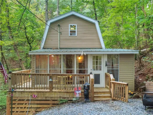 87 Garden Lane, Cleveland, Georgia 30528