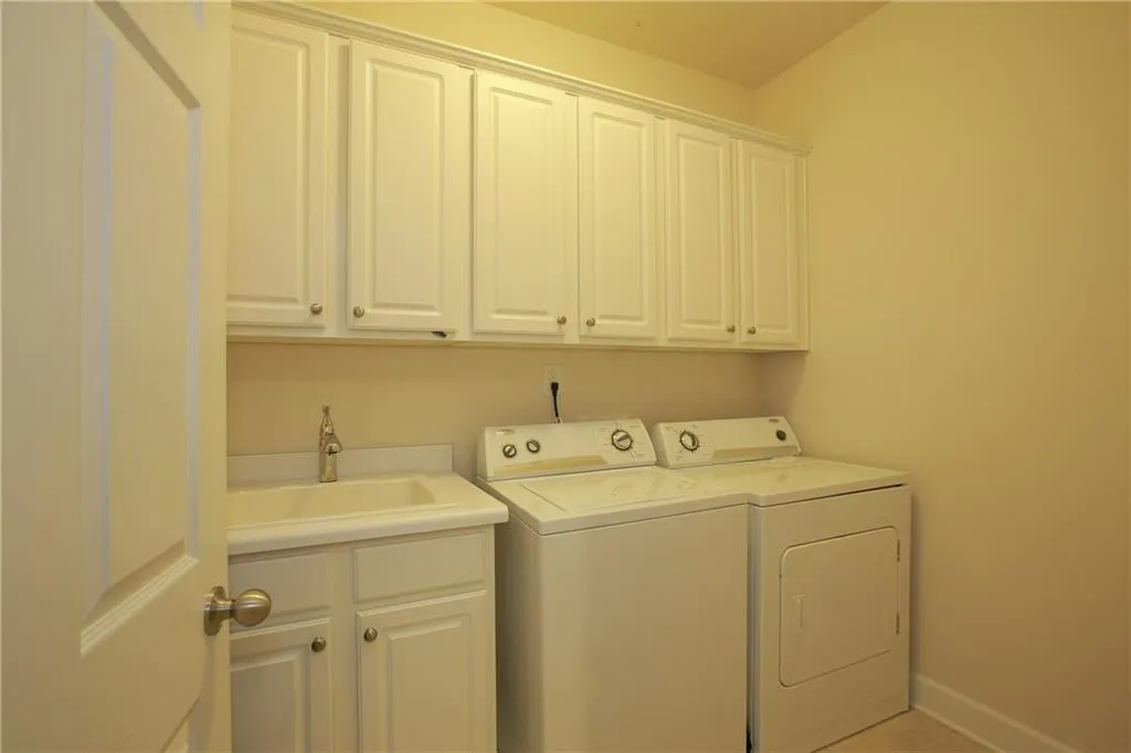 844 Northam Lane Ne, Sandy Springs, Georgia 30342, 3 Bedrooms Bedrooms, ,3 BathroomsBathrooms,Residential,Sold,844 Northam Lane Ne,5743686