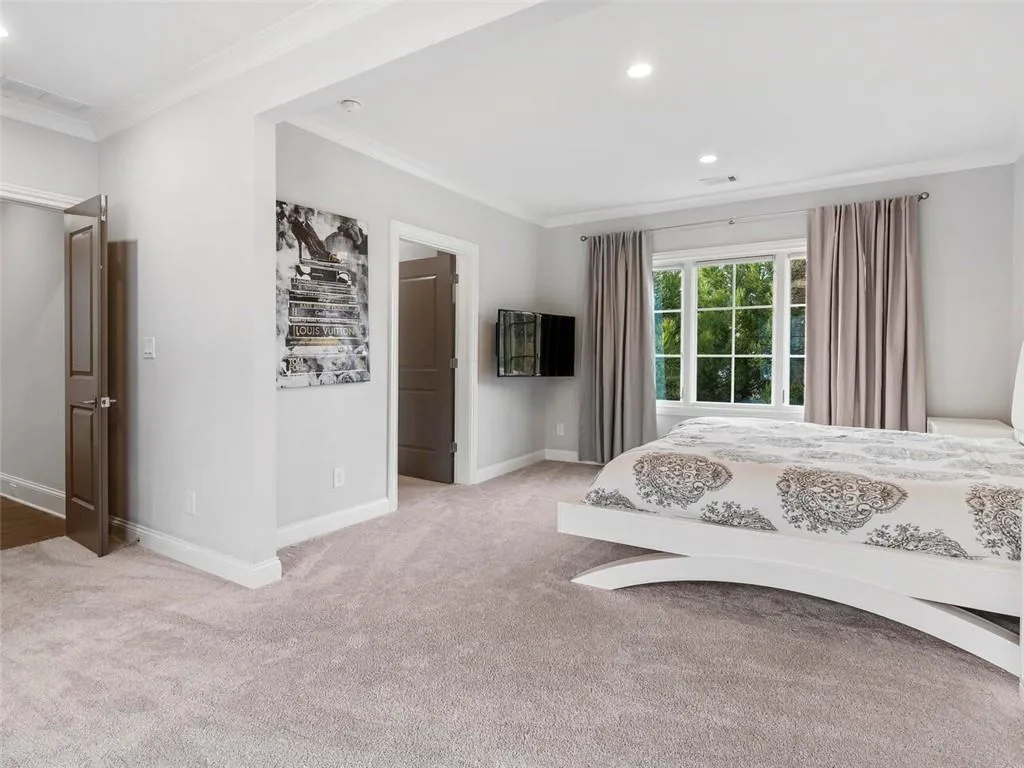 5168 Lake Forrest Drive, Atlanta, Georgia 30342, 7 Bedrooms Bedrooms, ,7 BathroomsBathrooms,Residential,Sold,5168 Lake Forrest Drive,6846535