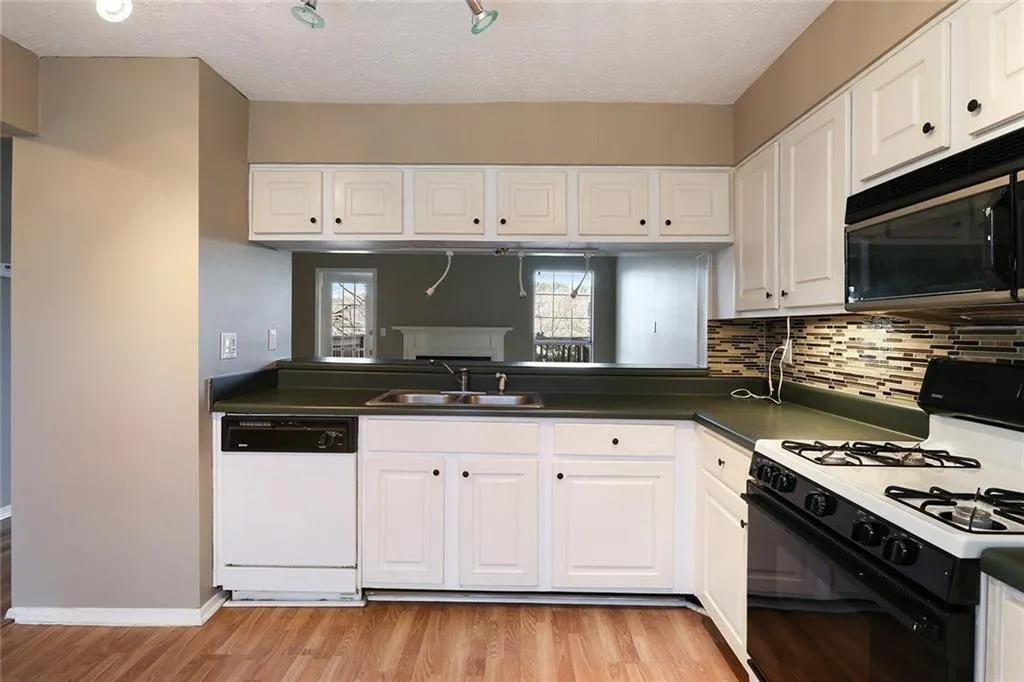 802 Wedgewood Way, Sandy Springs, Georgia 30350, 3 Bedrooms Bedrooms, ,2 BathroomsBathrooms,Residential,Sold,802 Wedgewood Way,5809566