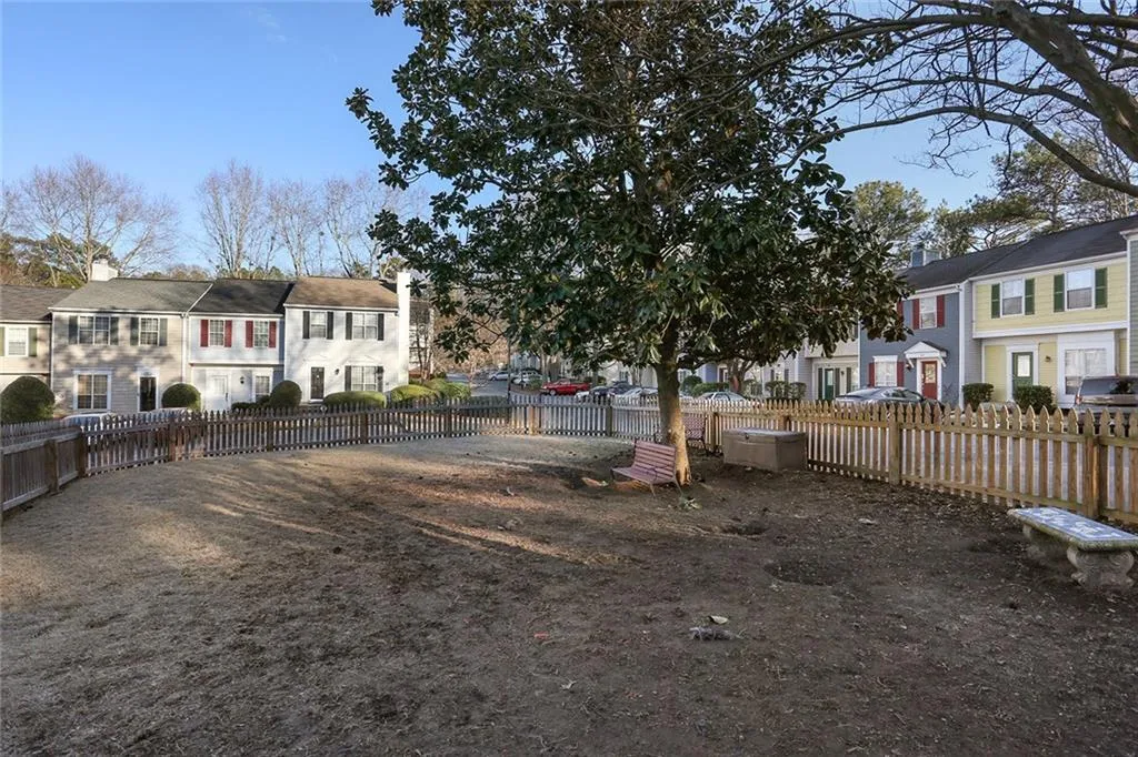 802 Wedgewood Way, Sandy Springs, Georgia 30350, 3 Bedrooms Bedrooms, ,2 BathroomsBathrooms,Residential,Sold,802 Wedgewood Way,5809566