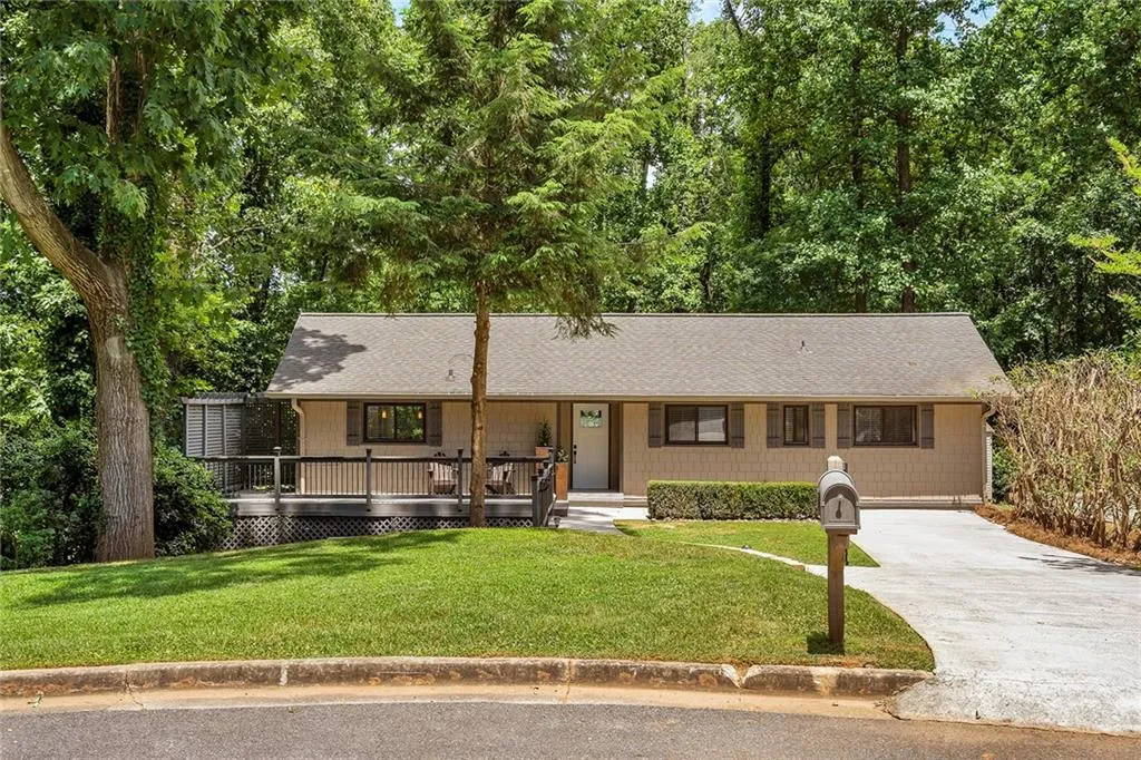 5583 Benton Woods Drive, Atlanta, Georgia 30342, 4 Bedrooms Bedrooms, ,3 BathroomsBathrooms,Residential,Sold,5583 Benton Woods Drive,6561827