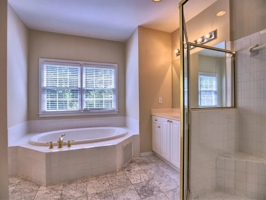 119 Brookview Circle, Atlanta, Georgia 30339, 4 Bedrooms Bedrooms, ,3 BathroomsBathrooms,Residential,Sold,119 Brookview Circle,6732196