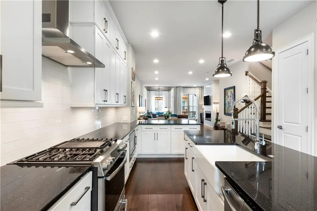 259 Franklin Road, Sandy Springs, Georgia 30342, 3 Bedrooms Bedrooms, ,3 BathroomsBathrooms,Residential,Sold,259 Franklin Road,7366510