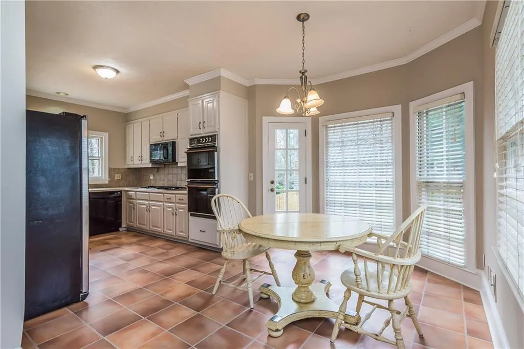 5015 Magnolia Bluff Drive, Sandy Springs, Georgia 30350, 4 Bedrooms Bedrooms, ,4 BathroomsBathrooms,Residential,Sold,5015 Magnolia Bluff Drive,5789390