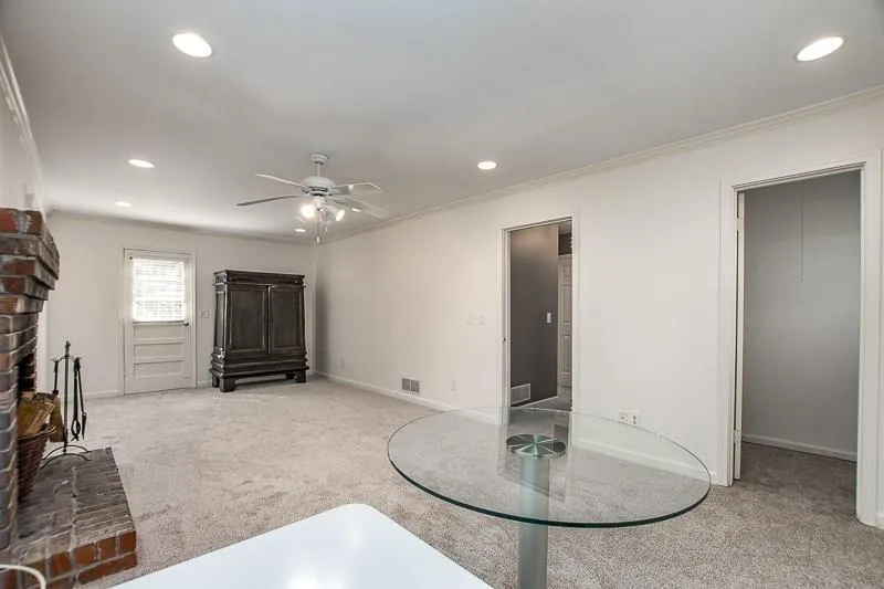 220 N Springs Court Nw, Sandy Springs, Georgia 30328, 4 Bedrooms Bedrooms, ,3 BathroomsBathrooms,Residential,Sold,220 N Springs Court Nw,5805836