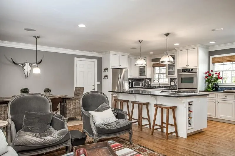 220 N Springs Court Nw, Sandy Springs, Georgia 30328, 4 Bedrooms Bedrooms, ,3 BathroomsBathrooms,Residential,Sold,220 N Springs Court Nw,5805836