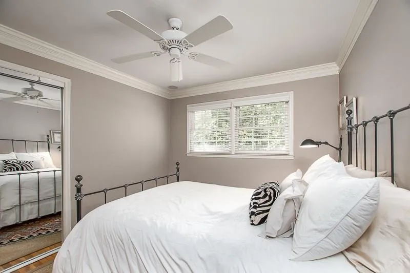 220 N Springs Court Nw, Sandy Springs, Georgia 30328, 4 Bedrooms Bedrooms, ,3 BathroomsBathrooms,Residential,Sold,220 N Springs Court Nw,5805836