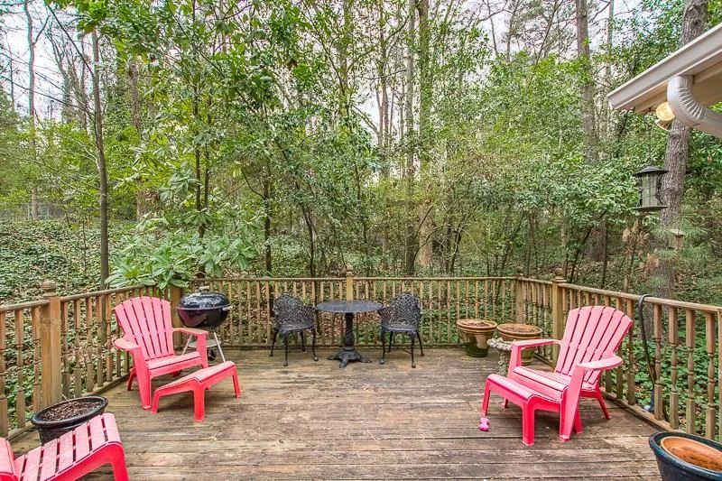 220 N Springs Court Nw, Sandy Springs, Georgia 30328, 4 Bedrooms Bedrooms, ,3 BathroomsBathrooms,Residential,Sold,220 N Springs Court Nw,5805836