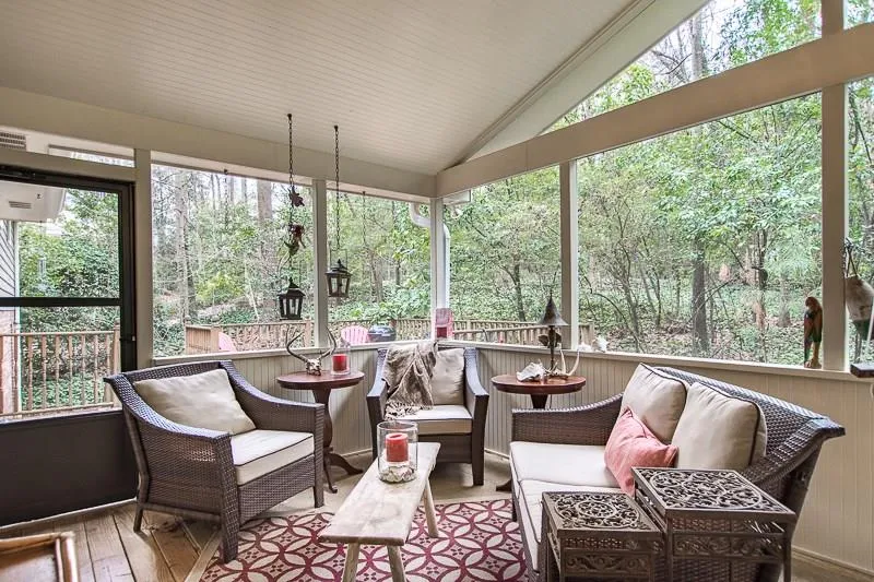 220 N Springs Court Nw, Sandy Springs, Georgia 30328, 4 Bedrooms Bedrooms, ,3 BathroomsBathrooms,Residential,Sold,220 N Springs Court Nw,5805836