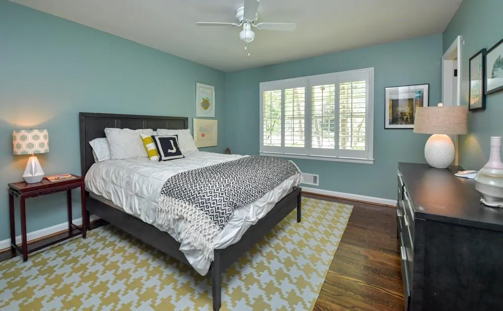 711 Starlight Drive, Atlanta, Georgia 30342, 4 Bedrooms Bedrooms, ,2 BathroomsBathrooms,Residential,Sold,711 Starlight Drive,6593855