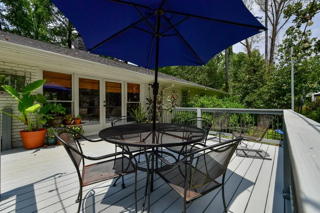 711 Starlight Drive, Atlanta, Georgia 30342, 4 Bedrooms Bedrooms, ,2 BathroomsBathrooms,Residential,Sold,711 Starlight Drive,6593855