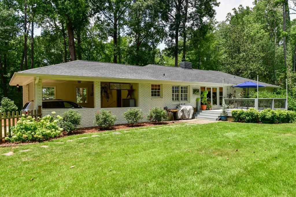 711 Starlight Drive, Atlanta, Georgia 30342, 4 Bedrooms Bedrooms, ,2 BathroomsBathrooms,Residential,Sold,711 Starlight Drive,6593855