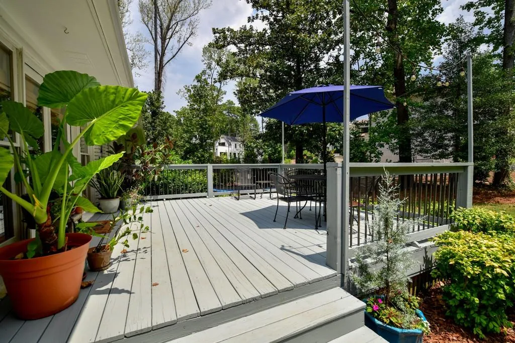 711 Starlight Drive, Atlanta, Georgia 30342, 4 Bedrooms Bedrooms, ,2 BathroomsBathrooms,Residential,Sold,711 Starlight Drive,6593855