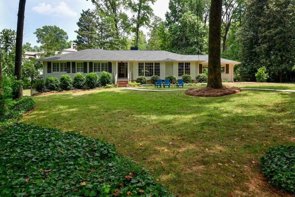711 Starlight Drive, Atlanta, Georgia 30342, 4 Bedrooms Bedrooms, ,2 BathroomsBathrooms,Residential,Sold,711 Starlight Drive,6593855