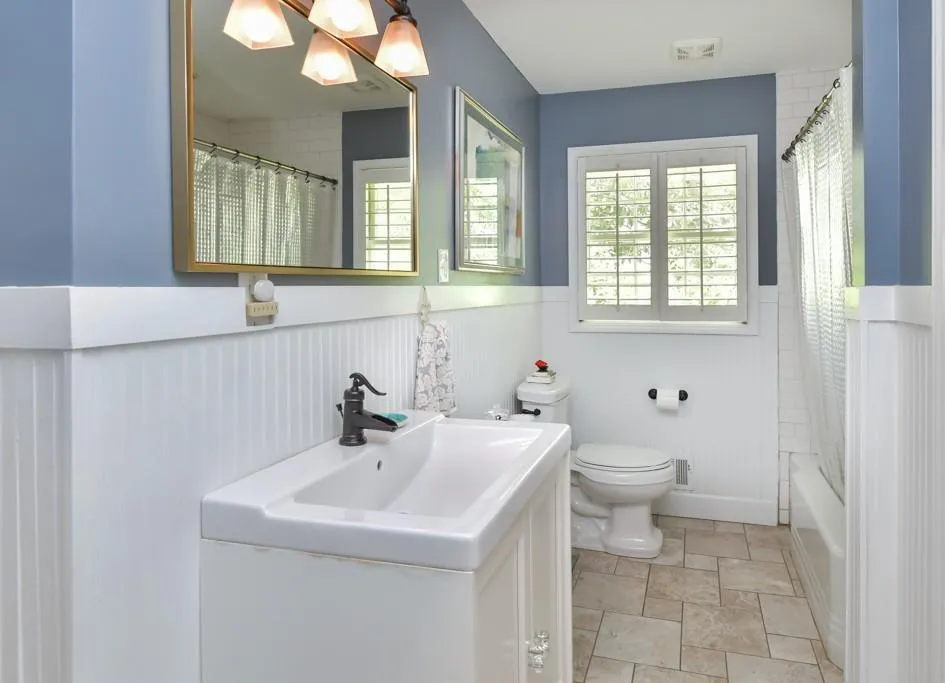 711 Starlight Drive, Atlanta, Georgia 30342, 4 Bedrooms Bedrooms, ,2 BathroomsBathrooms,Residential,Sold,711 Starlight Drive,6593855