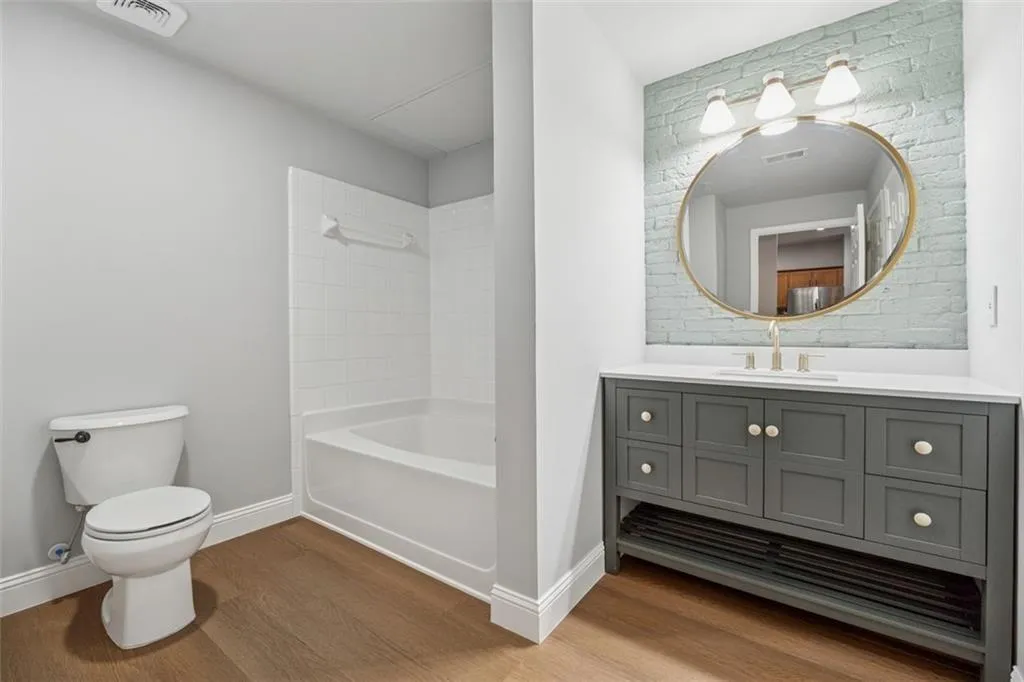 2700 Pine Tree Road Ne Unit 1115, Atlanta, Georgia 30324, 1 Bedroom Bedrooms, 0 ,1 BathroomBathrooms,Residential,For Sale,2700 Pine Tree Road Ne Unit 1115,7832759