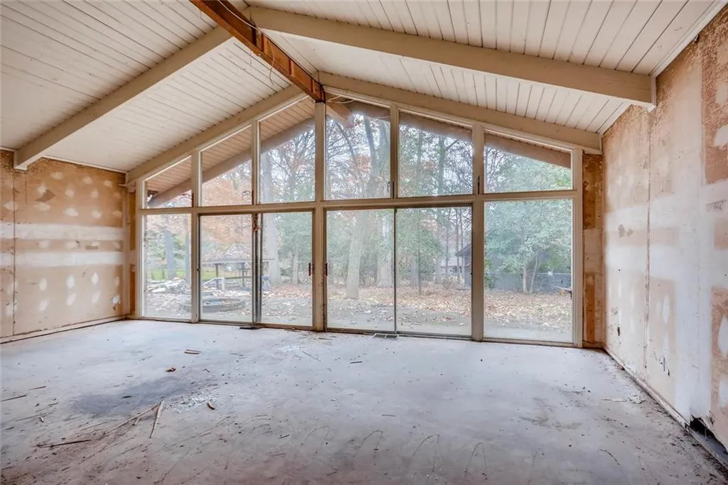 825 Spalding Drive, Sandy Springs, Georgia 30328, 4 Bedrooms Bedrooms, ,3 BathroomsBathrooms,Residential,Sold,825 Spalding Drive,5939526