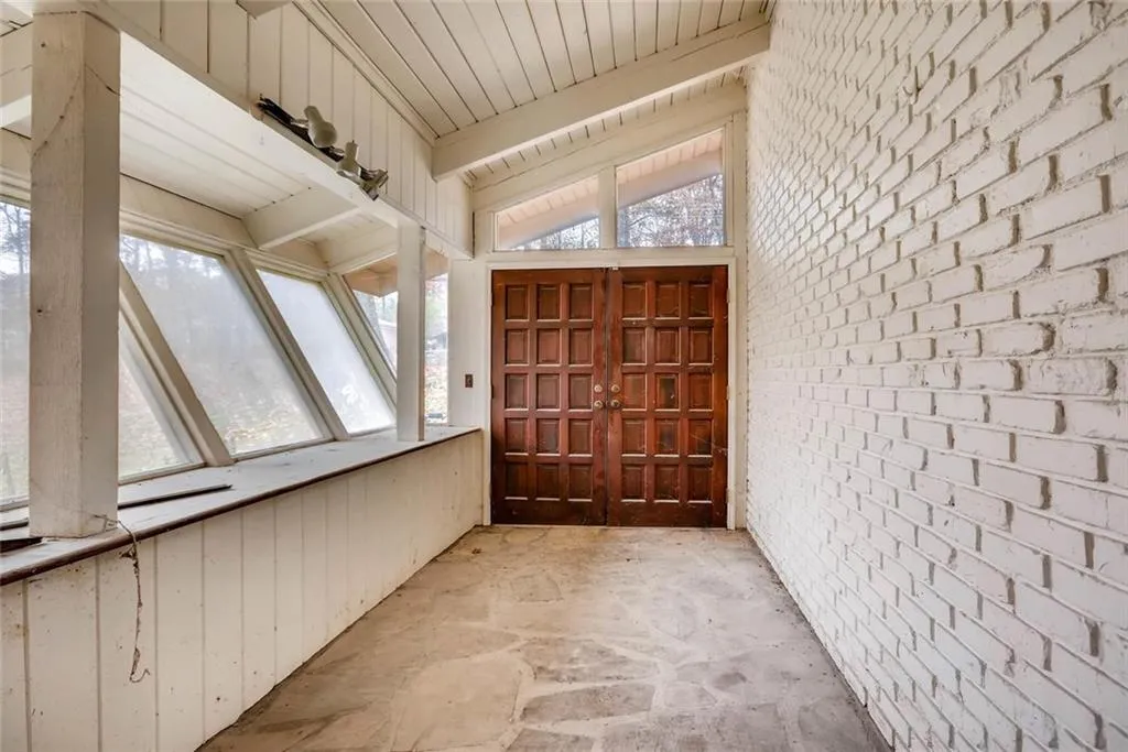 825 Spalding Drive, Sandy Springs, Georgia 30328, 4 Bedrooms Bedrooms, ,3 BathroomsBathrooms,Residential,Sold,825 Spalding Drive,5939526